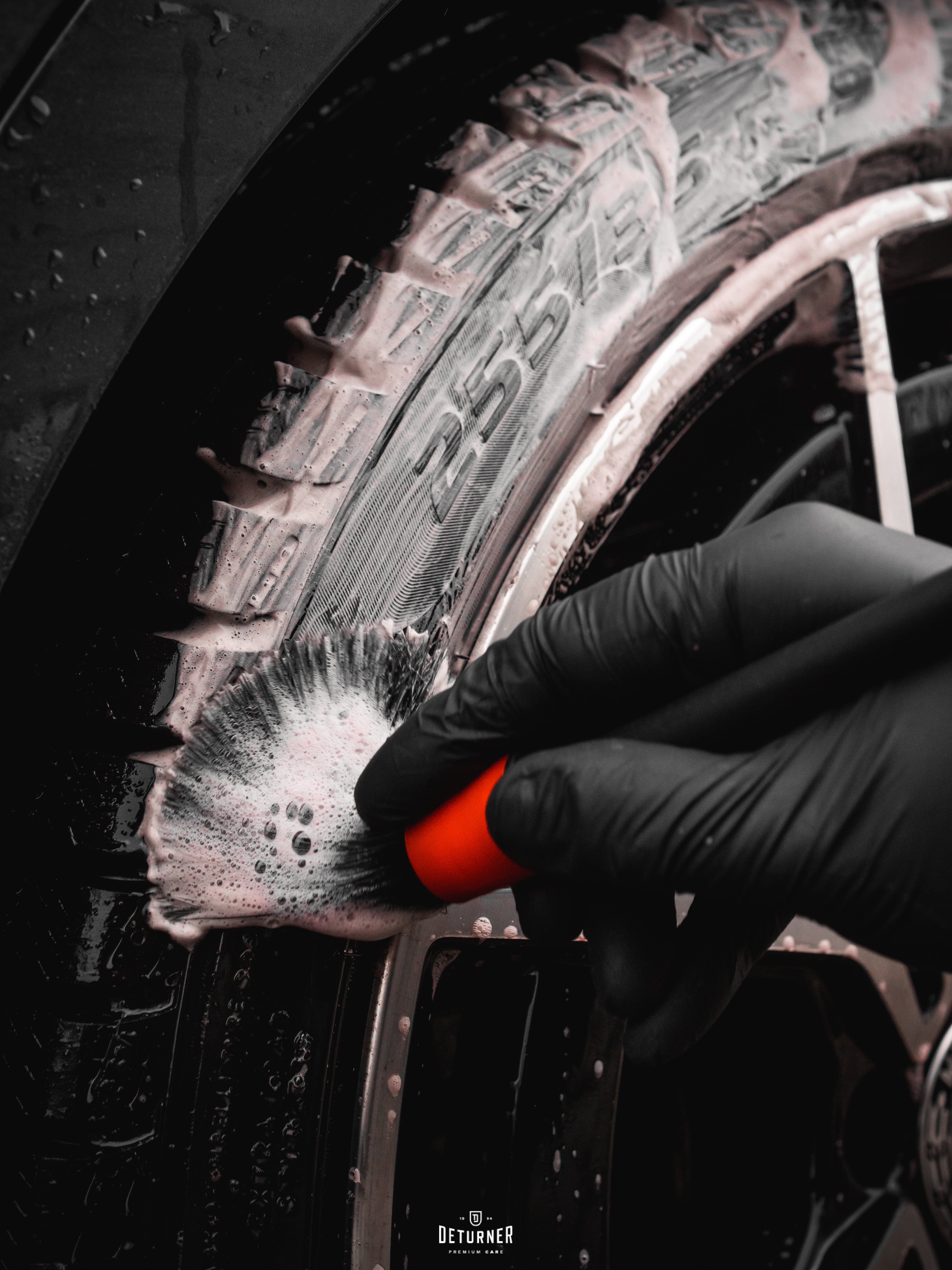 Deturner Wheels and tire cleaner Vanteiden ja renkaiden puhdistusaine