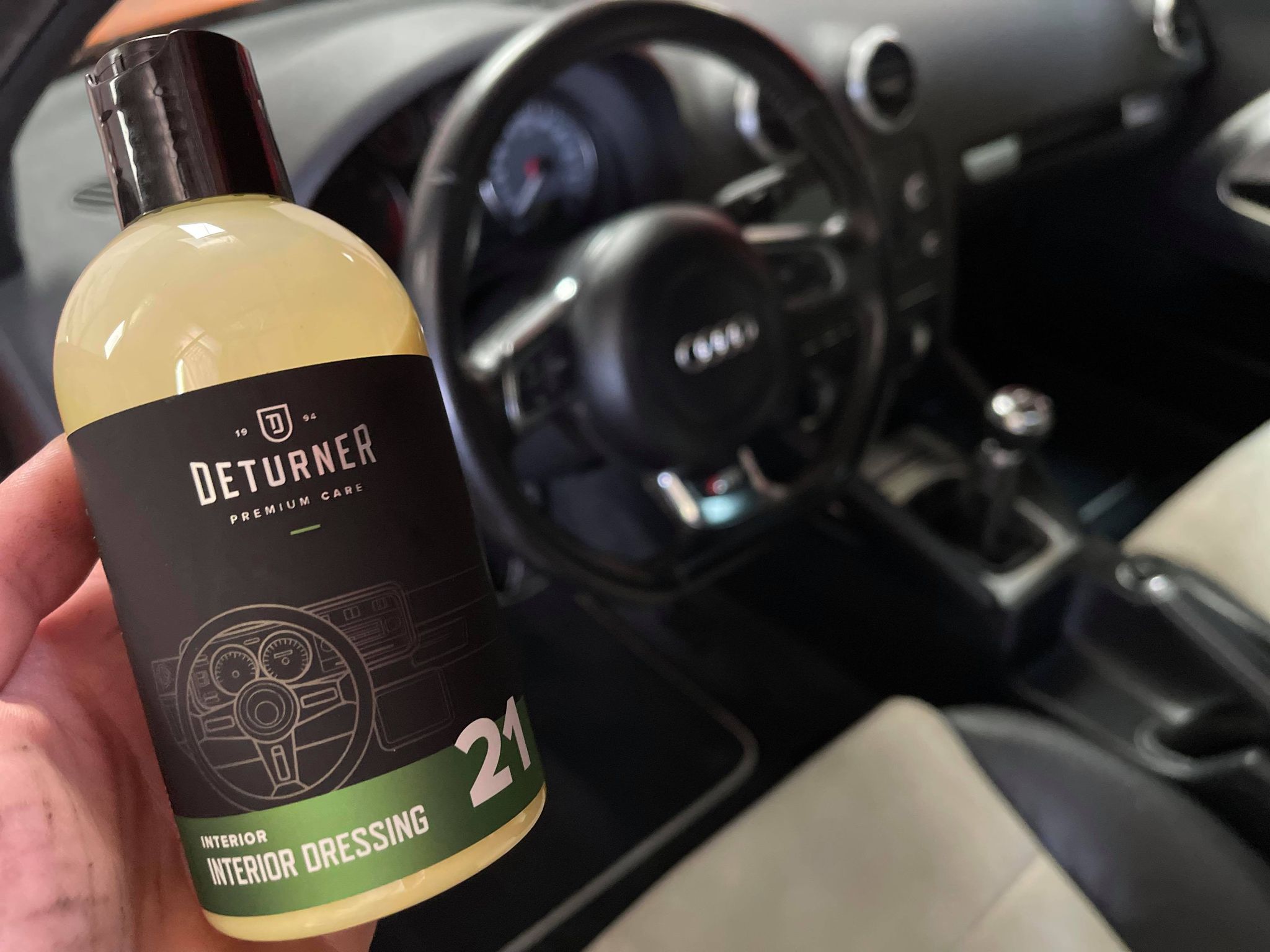 Deturner Interior Dressing Muovinhoitoaine