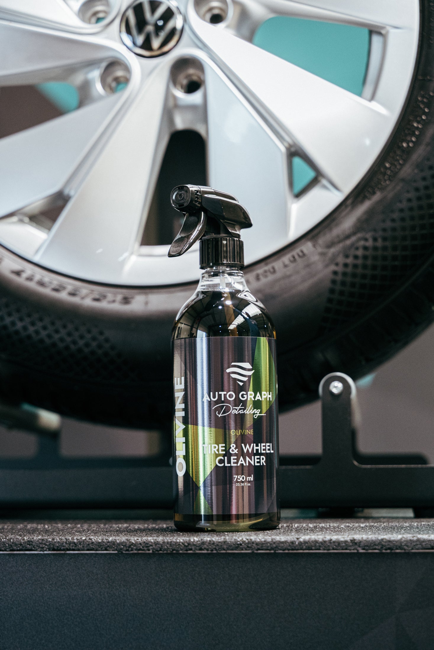 Auto Graph Olivine TIRE & WHEEL CLEANER Vanteiden & renkaiden puhdistusaine