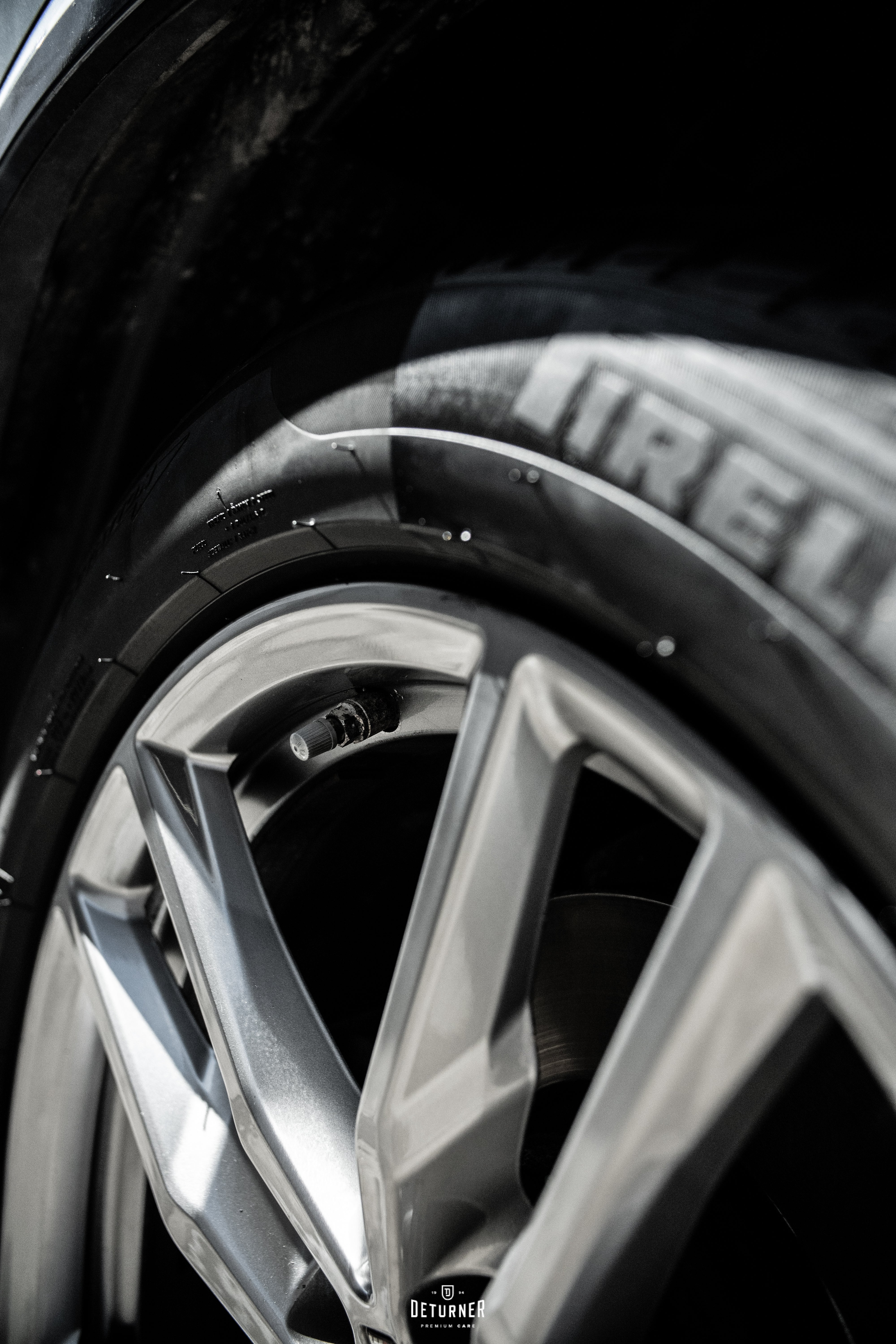 Deturner Creamy Tire Dressing Kuminhoitoaine